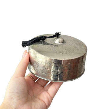 Boite de rangement zwak en métal argentée