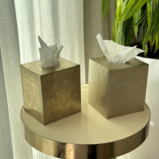 Boîte à mouchoirs en métal martelé
