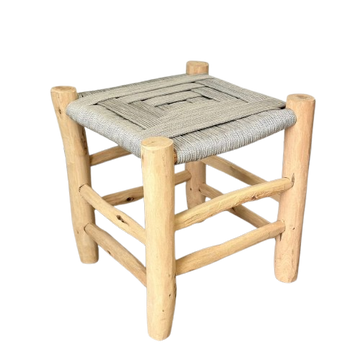 Tabouret artisanal Tazrout  en bois et Kittane gris clair