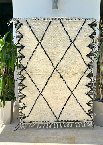 Tapis berbère Beni Ouarain crème à losanges noirs 100% laine de mouton - 112cm / 158cm