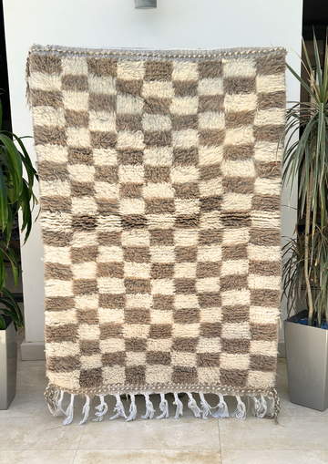 Tapis berbère Beni Ouarain damier crème et taupe 100% laine de mouton - 157cm / 109cm