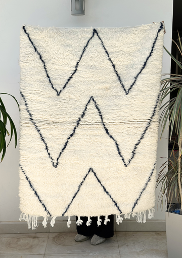 Tapis berbère Beni Ouarain crème zigzag noir 100% laine de mouton - 133cm / 102cm