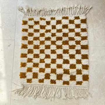 Tapis berbère Beni Ouarain damier moutarde 100% laine de mouton - 86cm/64cm