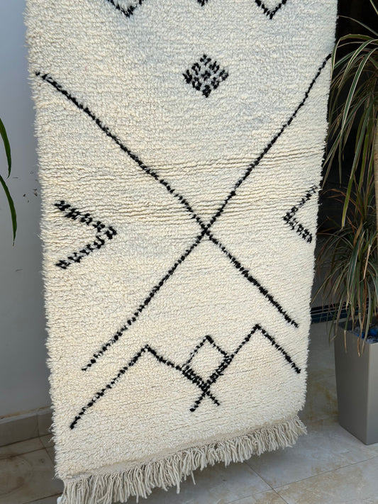 Tapis berbère Beni Ouarain crème à motifs noirs 100% laine de mouton - 94cm / 160cm