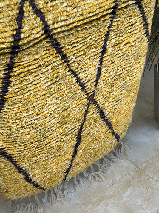 Tapis berbère Beni Ouarain moutarde à losanges noirs 100% laine de mouton- 160cm / 103cm