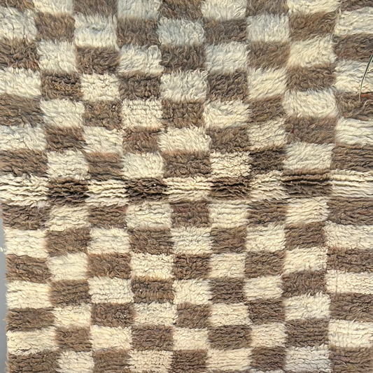 Tapis berbère Beni Ouarain damier crème et taupe 100% laine de mouton - 157cm / 109cm
