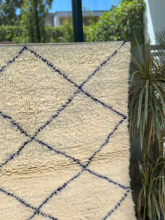 Tapis berbère Beni Ouarain crème à losanges bleu 100% laine de mouton - 130cm / 145cm