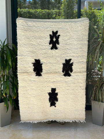 Tapis berbère Beni Ouarain crème et noir  100% laine de mouton - 152cm / 104cm