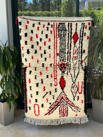 Tapis berbère Azilal crème, noir et rouge 100% laine de mouton 160cm/103cm