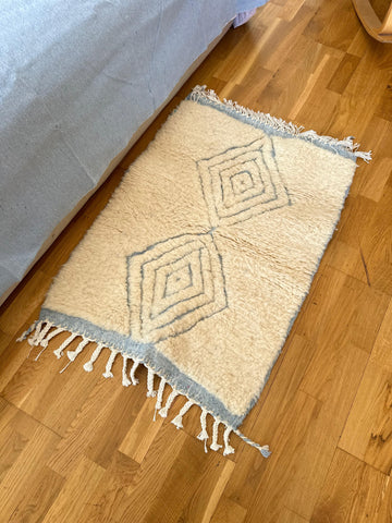 Tapis berbère Beni Ouarain losange bleu crème 100% laine de mouton - 110cm/71cm